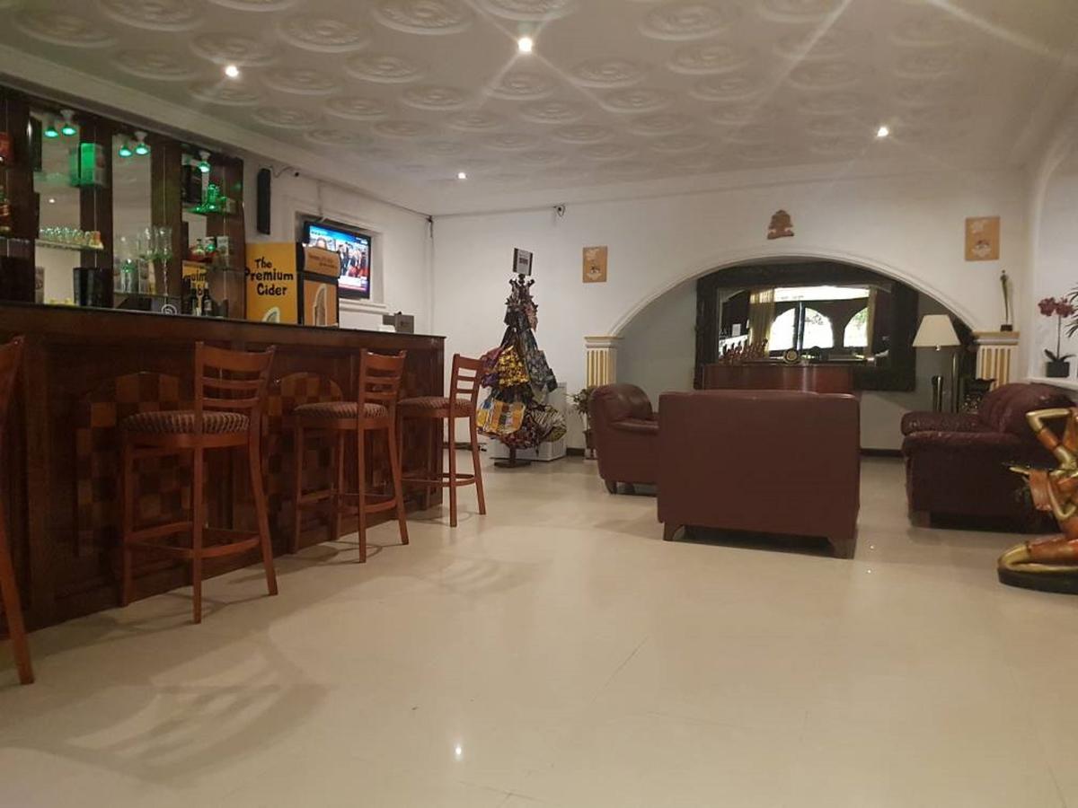 Embassy Suites Hotel Monrovia Exteriér fotografie