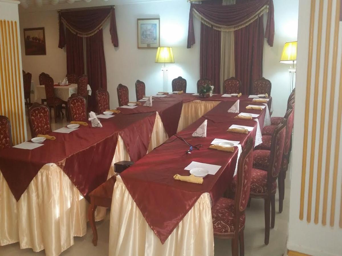 Embassy Suites Hotel Monrovia Exteriér fotografie