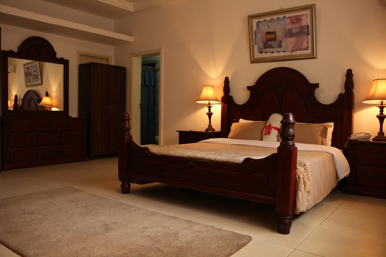 Embassy Suites Hotel Monrovia Exteriér fotografie